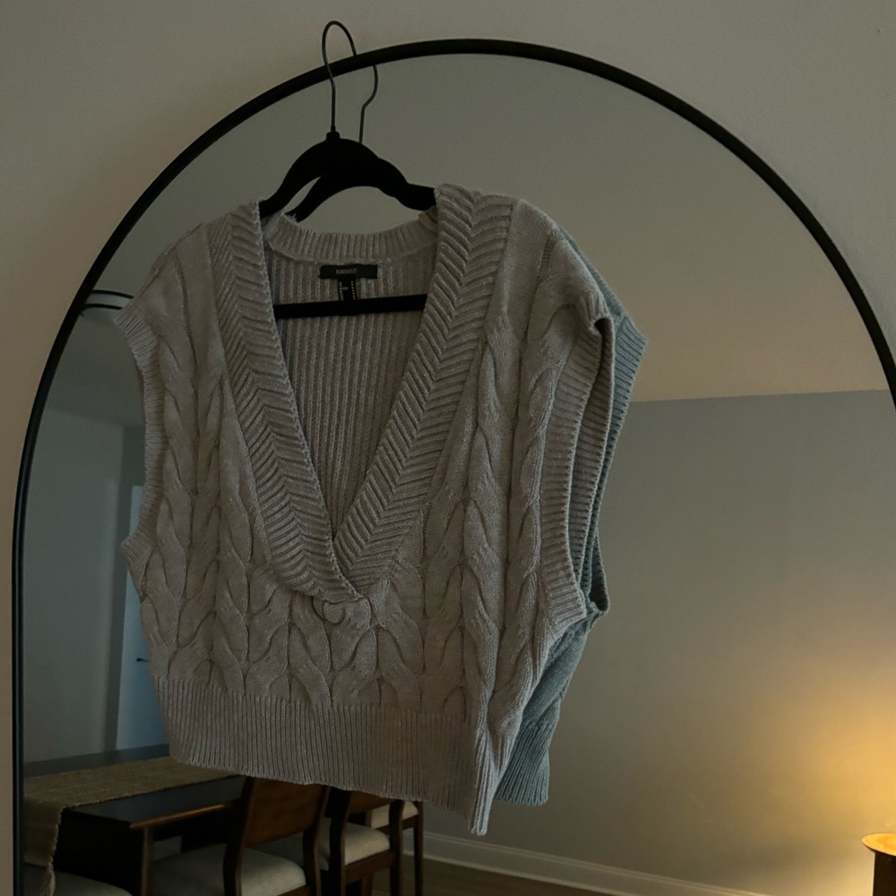 Forever 21 Light Gray V-Neck Sweater Vest